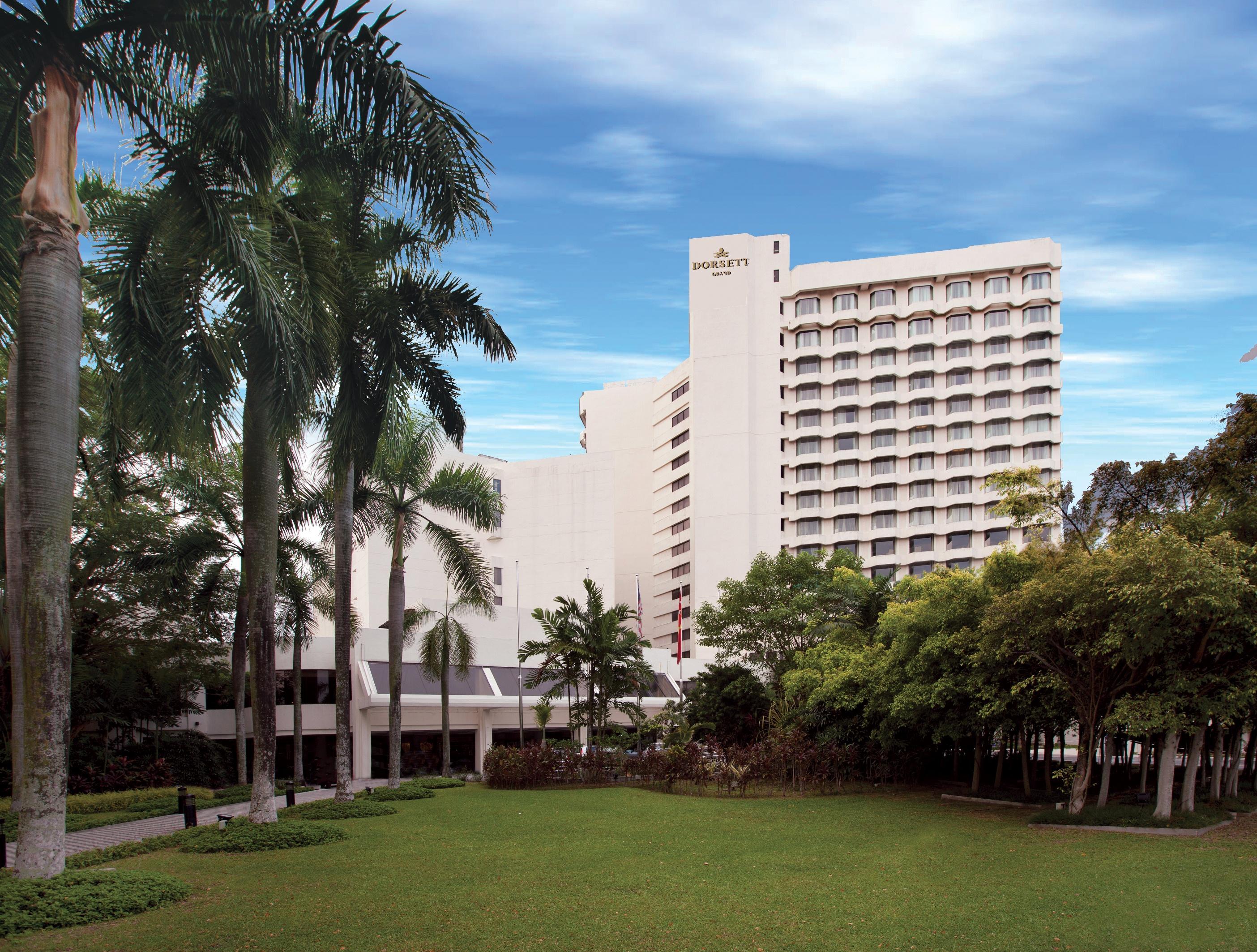 Dorsett Grand Subang Hotel Subang Jaya Εξωτερικό φωτογραφία The Royal Garden Hotel