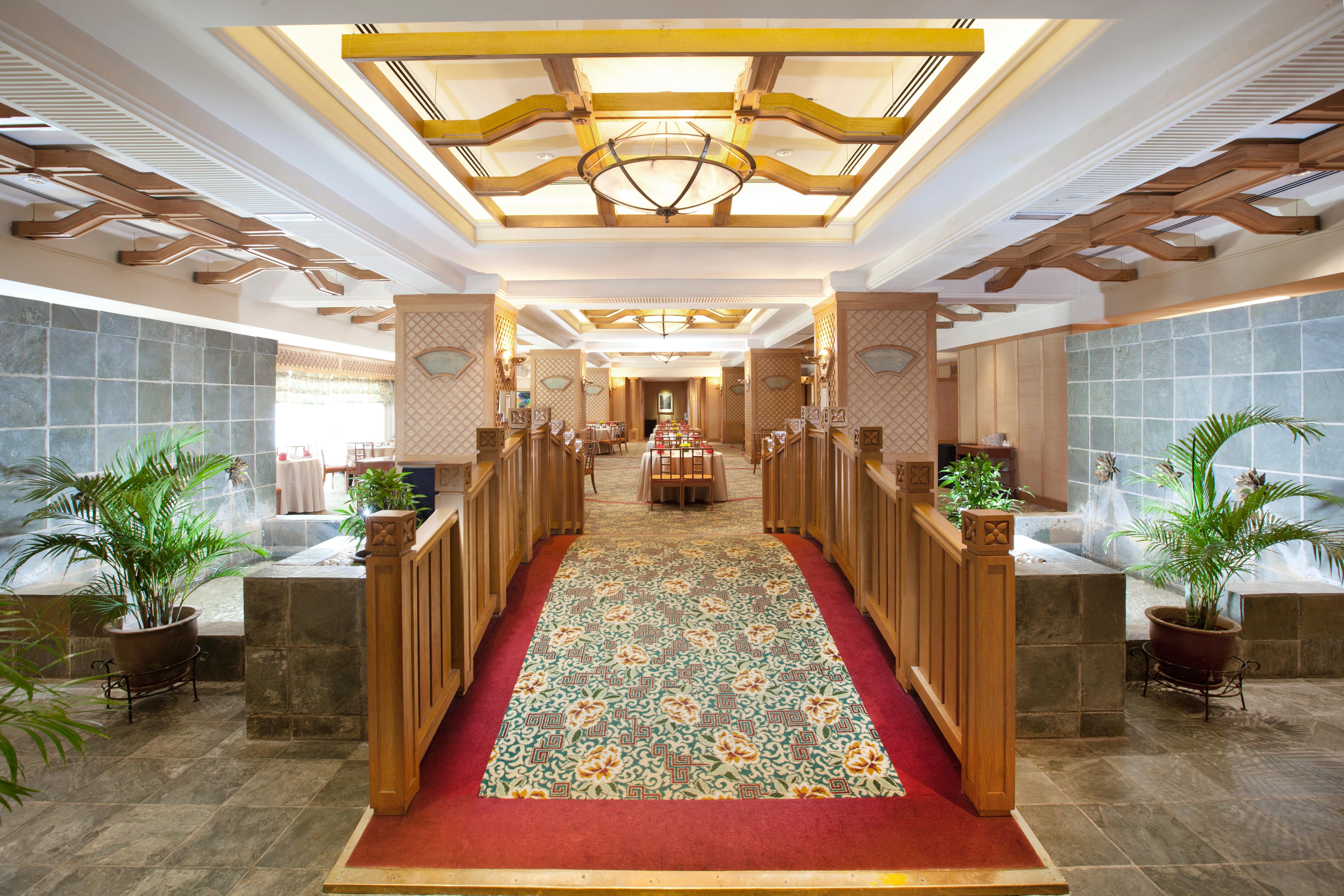 Dorsett Grand Subang Hotel Subang Jaya Εξωτερικό φωτογραφία The interior of the lounge