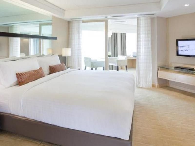 Dorsett Grand Subang Hotel Subang Jaya Εξωτερικό φωτογραφία A bedroom at the hotel