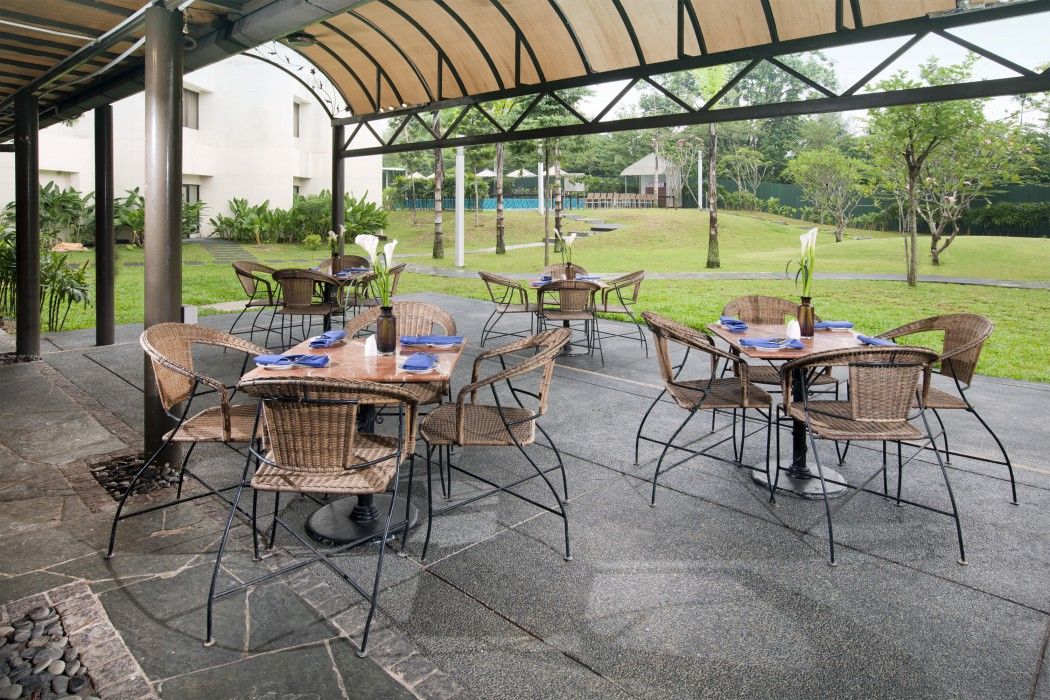 Dorsett Grand Subang Hotel Subang Jaya Εξωτερικό φωτογραφία The outdoor dining area at the hotel