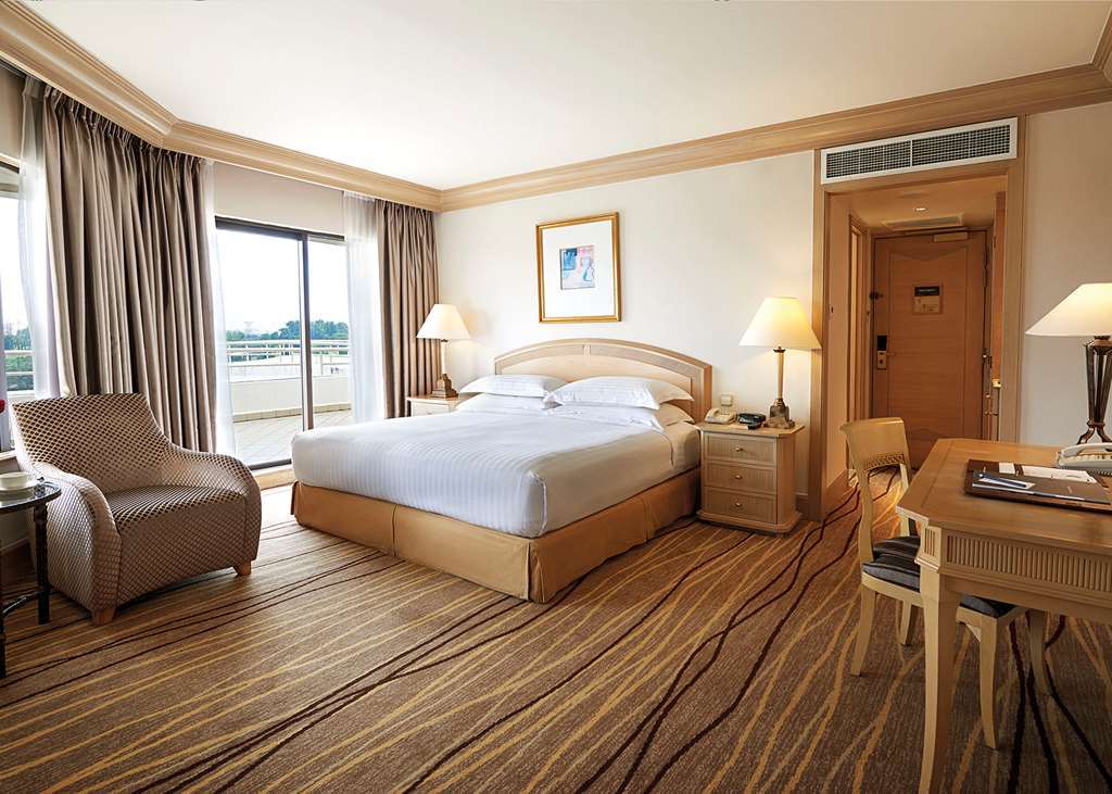 Dorsett Grand Subang Hotel Subang Jaya Δωμάτιο φωτογραφία A room at the hotel